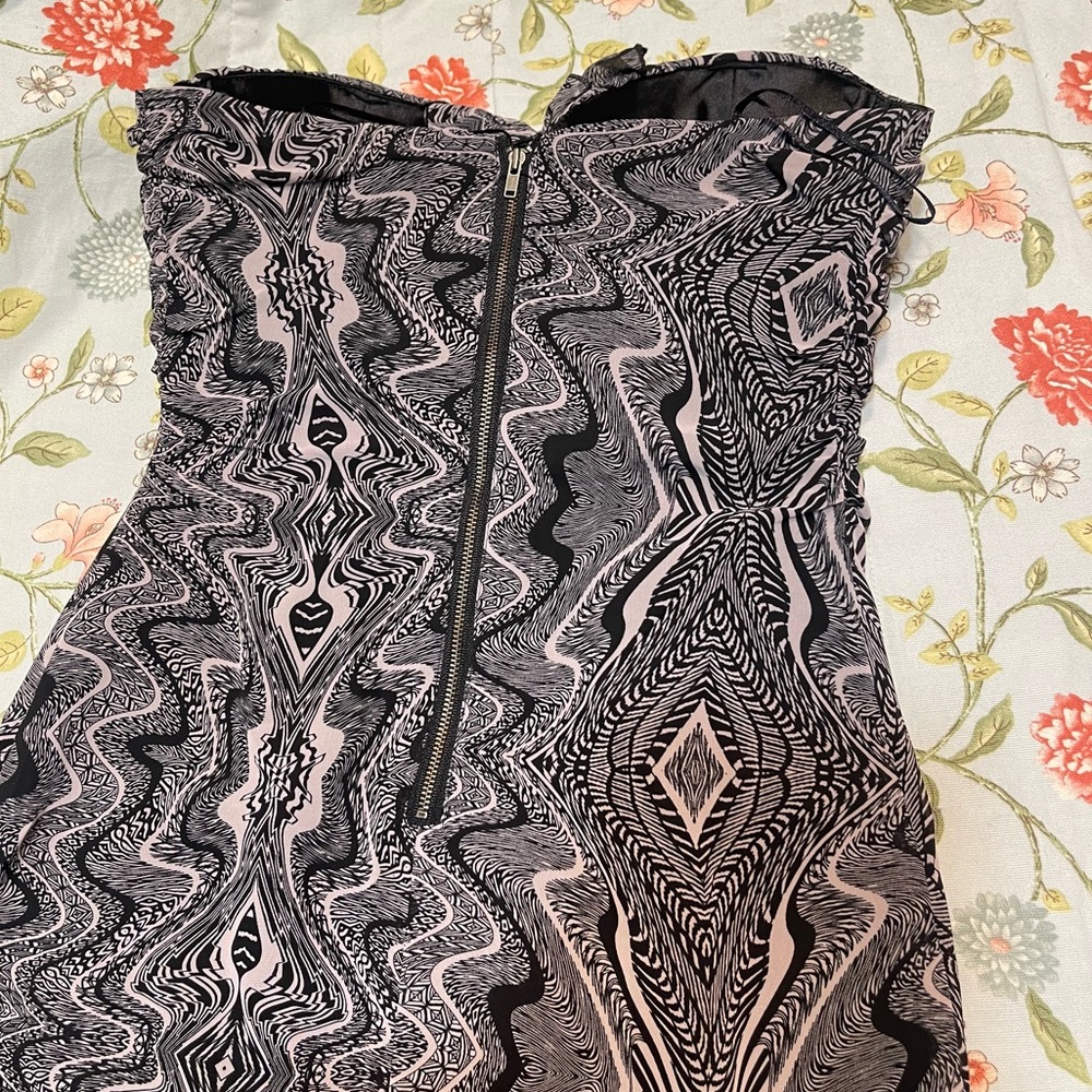 Guess Ruffle Mini Dress - Picture 13 of 15